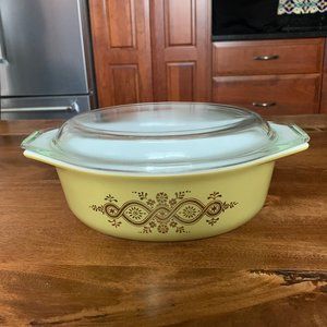 Vintage Pyrex Promotional Pattern Golden Wreath 1 1/2 Qt.- 043 Casserole w Lid